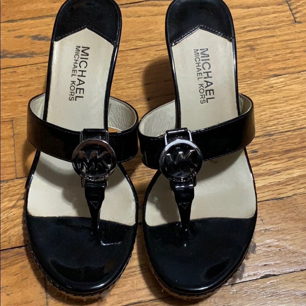 Micheal Kors thong wedges
